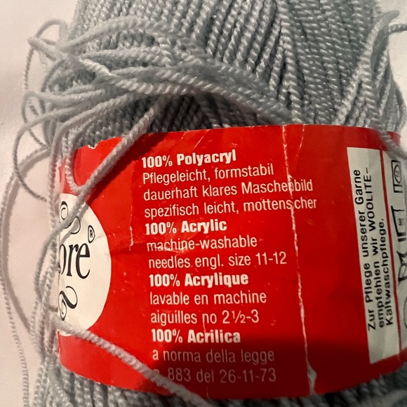 - New Stahl Sche Wolle AMORE  Color GREY 100% ACRYLIC 50g Skein - Picture 2 of 5